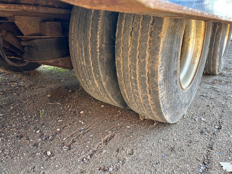 #6916-•-1997-landoll-tri-axle-flatbed-semi-trailer-(wi-title-in-delay)-image-21