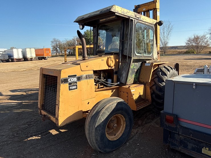 #6930-•-continental-diversified-sales-cds-706d-rough-terrain-forklift-image-4