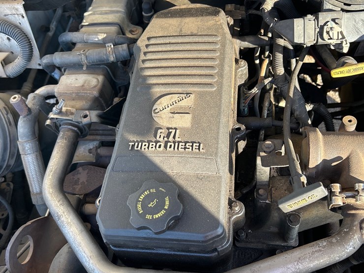 #6901-•-2011-ram-5500-heavy-duty-service-truck-(has-wi-title)-image-12