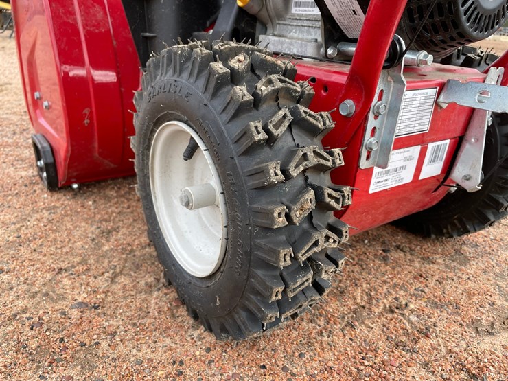 #1005-•-troy-bilt-snow-blower-image-19