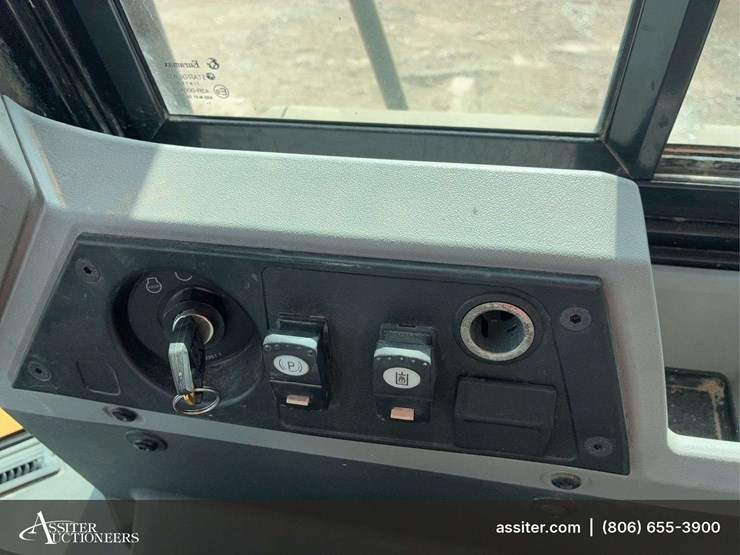 2012-caterpillar-950k-image-13