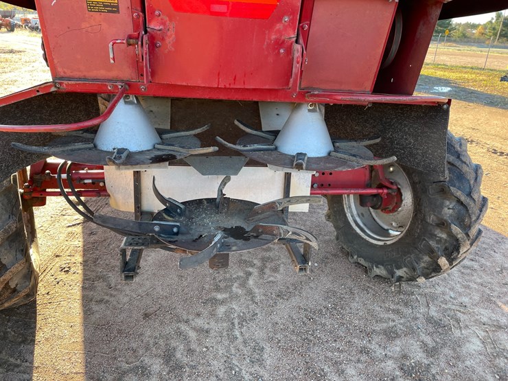 #1898-•-1991-ih-1660-axial-flow-combine-image-28