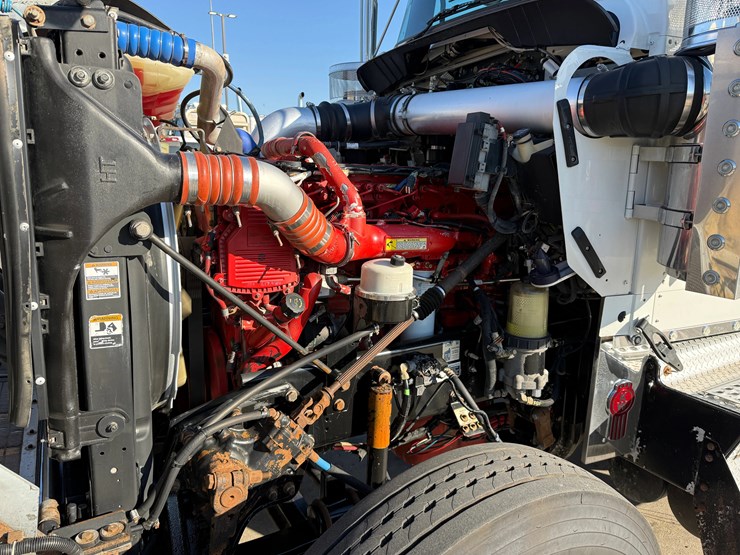 2012-kenworth-w900-tri-axle-heavy-haul-truck-image-24