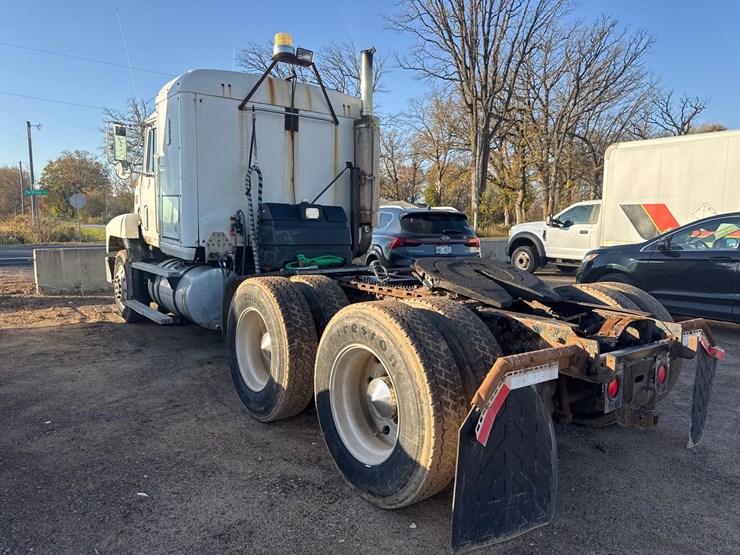 #6902-•-1993-mack-conventional-sleeper-semi-tractor-image-6
