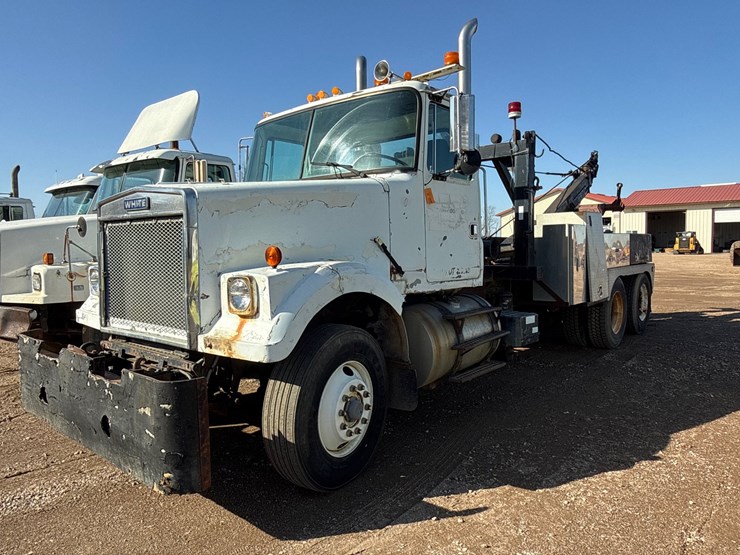#6908-•-1985-tandem-axle-wrecker-tow-truck-(has-wi-title)-image-1