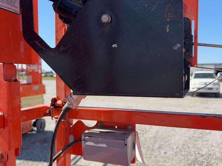 2023-jlg-19’-scissor-lift,-model-1932r,-battery-operated,-19’-reach,-non-marking-tires,-s/n--m200051613-image-10