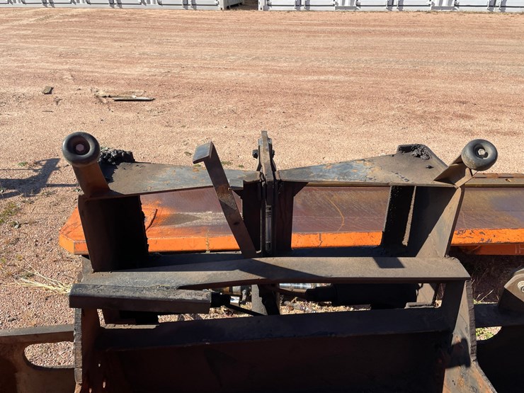 #3757-•-front-plow-mount-cut-off-image-12