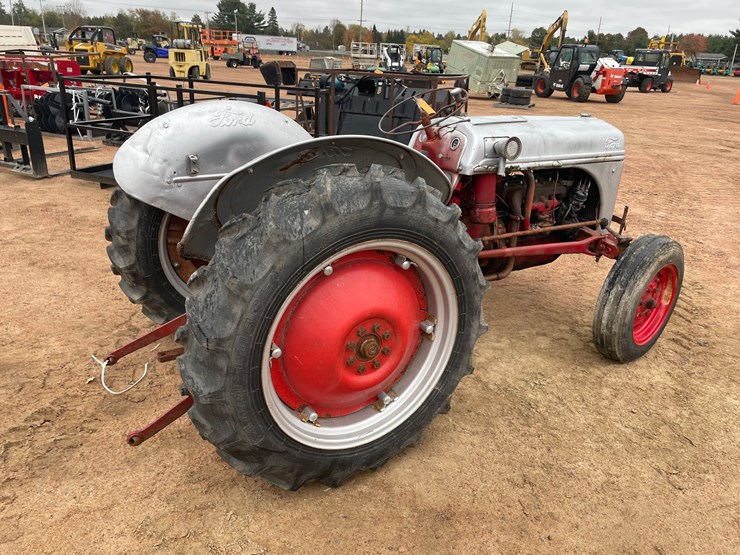 #1856-•-ford-tractor-image-11