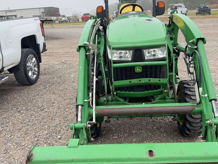 2016-john-deere-3033r-tractor,-front-loader,-with-bucket,-hydrostat,-diesel-engine,-1473.5-hours,540pto,-3pt-,-s/n--lv3033rcgg100590,-loader-s/n--1poh165xpfx009721.-image-19