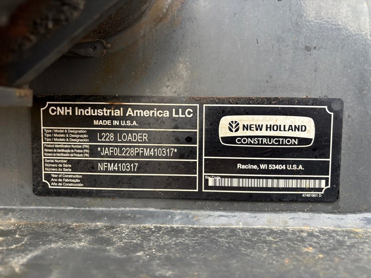 #1082-•-new-holland-l228-skid-steer-image-30