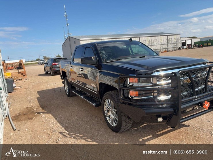 2015-chevrolet-silverado-1500-high-country-image-2