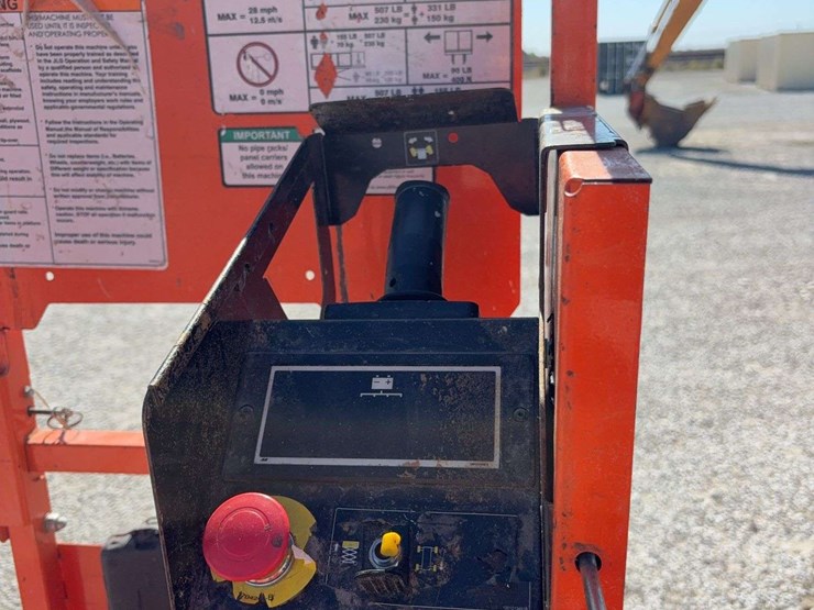 2023-jlg-19’-scissor-lift,-model-1932r,-battery-operated,-19’-reach,-non-marking-tires,-s/n--m200051613-image-7