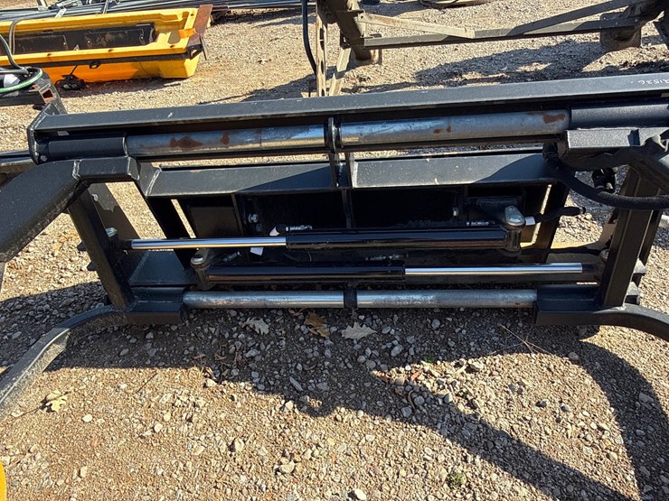 #6943-•-erskine-skid-steer-hydraulic-bale-unroller-attachment-image-11
