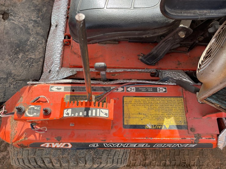 #1019-•-kubota-f2400-4wd-tractor-with-attachments-image-18