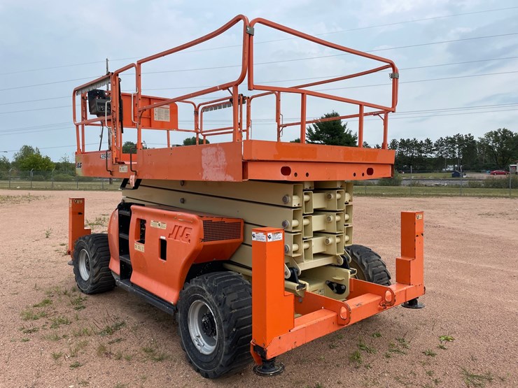 #1859-•-2015-jlg-4394rt-4x4-scissor-lift-image-4