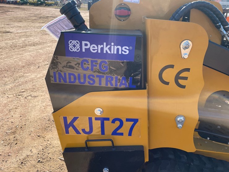 #3236-•-cfg-kjt27-skid-steer-loader-image-14