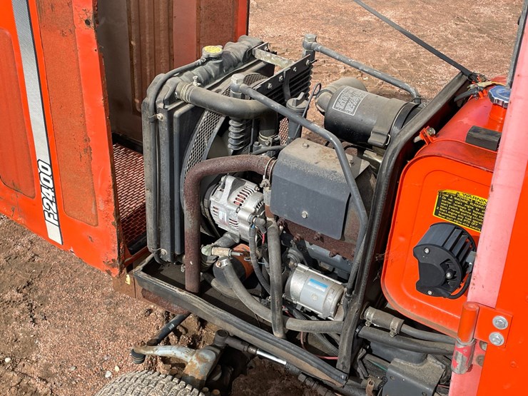 #1019-•-kubota-f2400-4wd-tractor-with-attachments-image-30