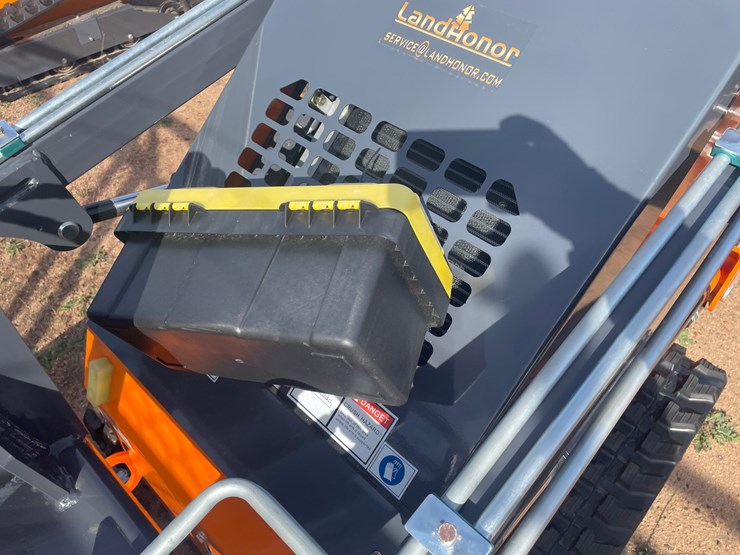 #3202-•-landhonor-mini-skid-steer-loader-image-13