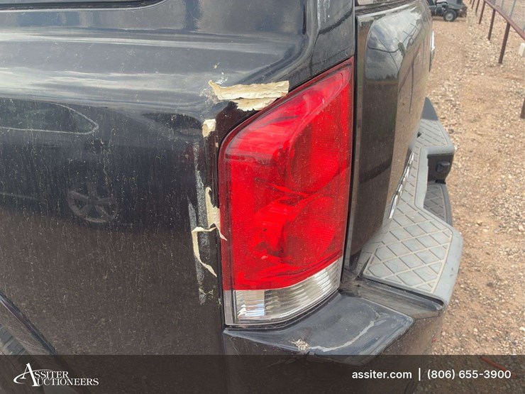 2011-nissan-armada-image-5