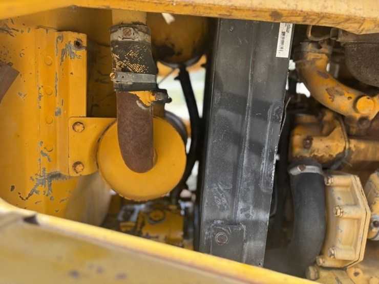 deere-300b-image-10