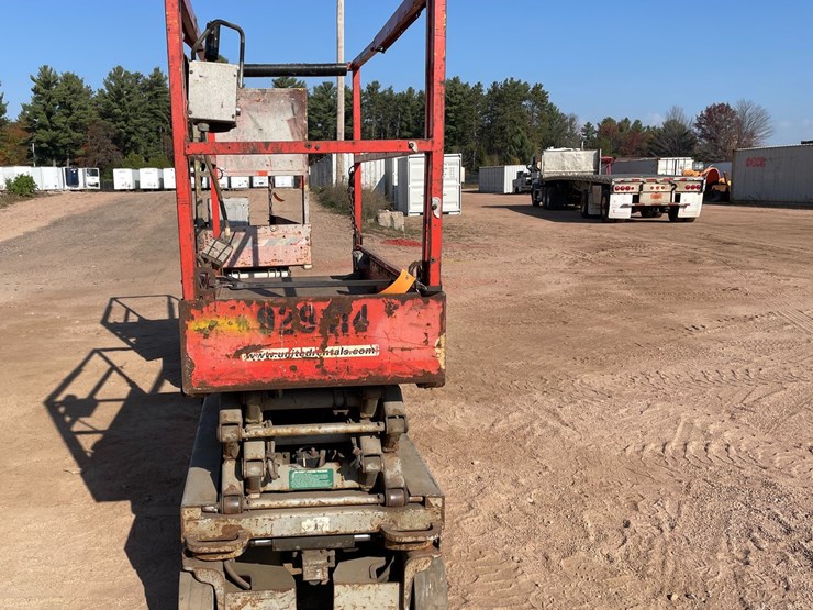 #1908-•-skyjack-sj113-3219-electric-scissor-lift-image-4