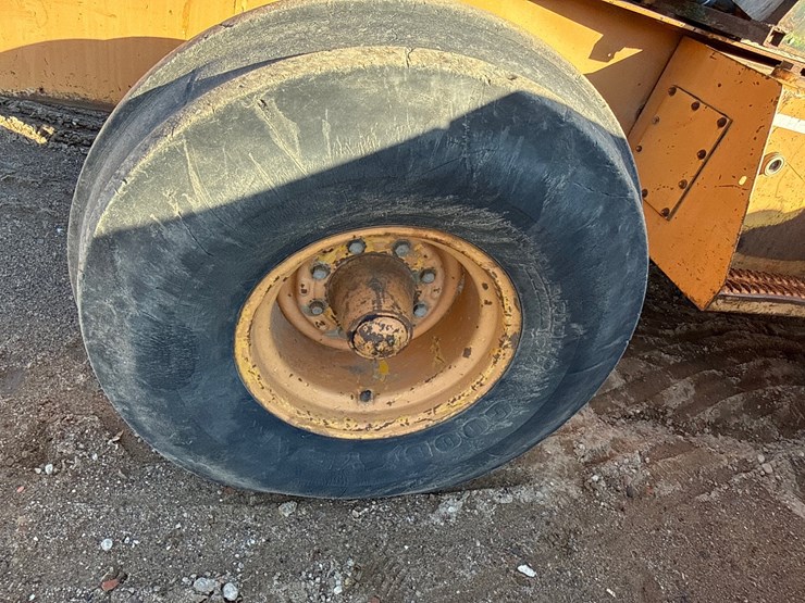 #6930-•-continental-diversified-sales-cds-706d-rough-terrain-forklift-image-20