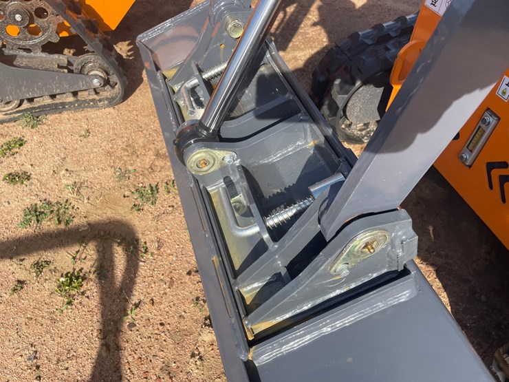 #3207-•-2026-landhonor-lhr-me380r3a-mini-skid-steer-loader-image-10