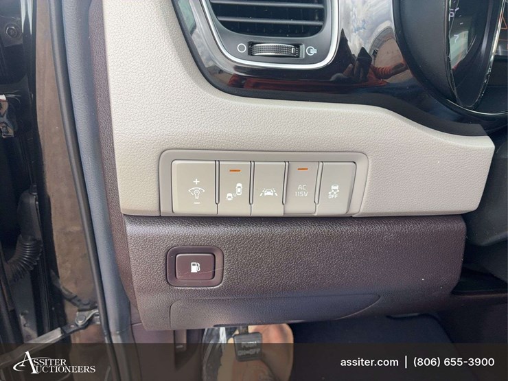 2017-kia-sedona-image-27