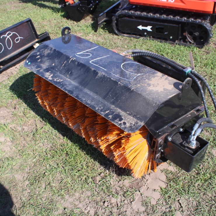 #579 • Mini Skid Steer Angle Sweeper