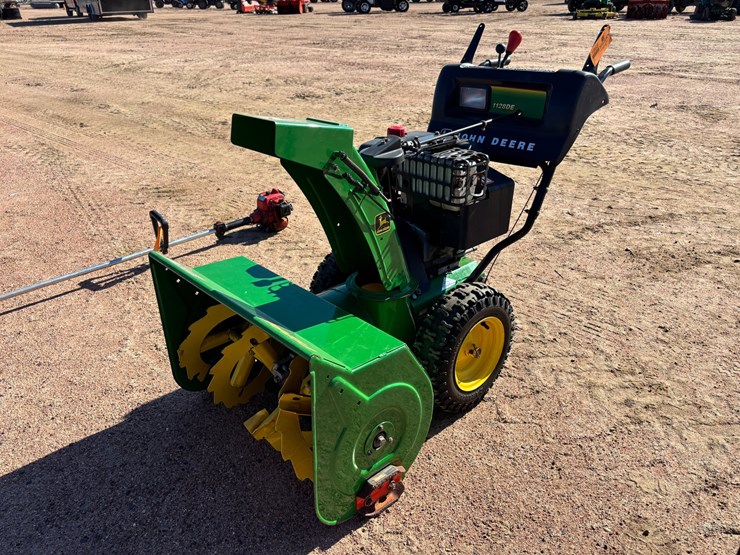 #1869-•-john-deere-1128de-snow-blower-image-1