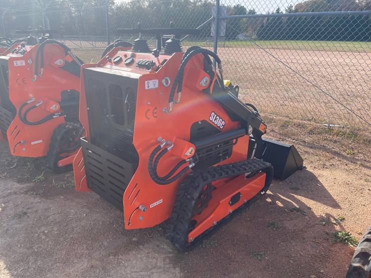 #3210-•-2026-skid-steer-loader-image-4