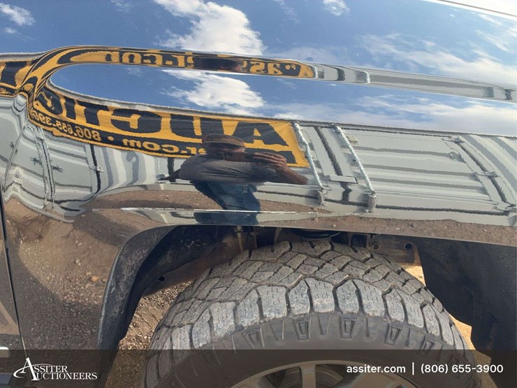 2015-chevrolet-silverado-1500-high-country-image-10