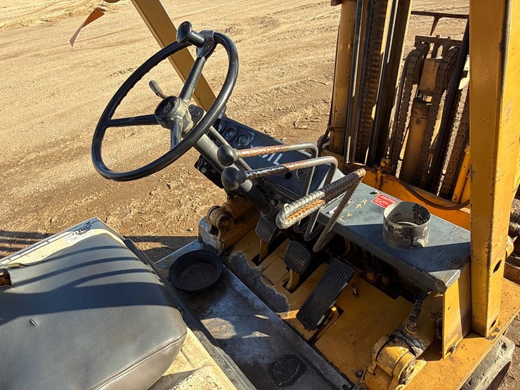 #6929-•-komatsu-fg25st-4-5,000-lb.-forklift-image-16