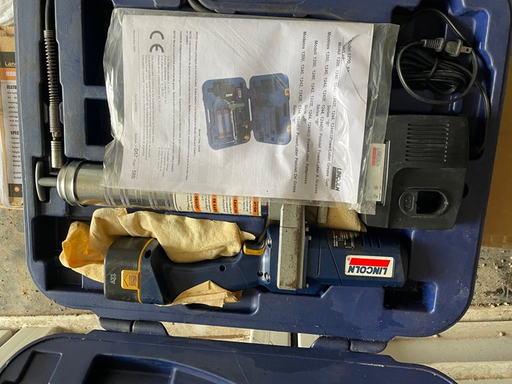 #5216-•-lincoln-battery-powered-grease-gun-image-2