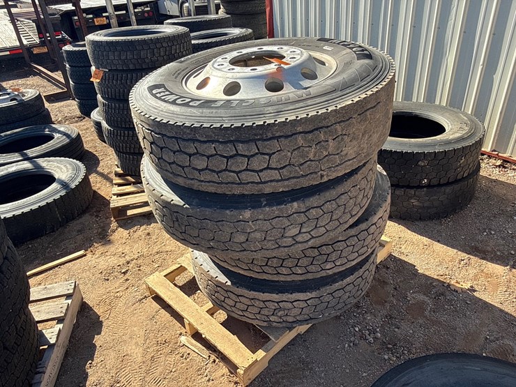 #6980-•-(4)-commercial-truck-tires-with-10-bolt-aluminum-rims-image-1