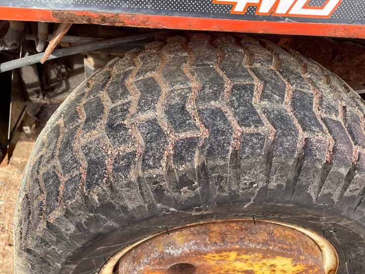 #1019-•-kubota-f2400-4wd-tractor-with-attachments-image-63