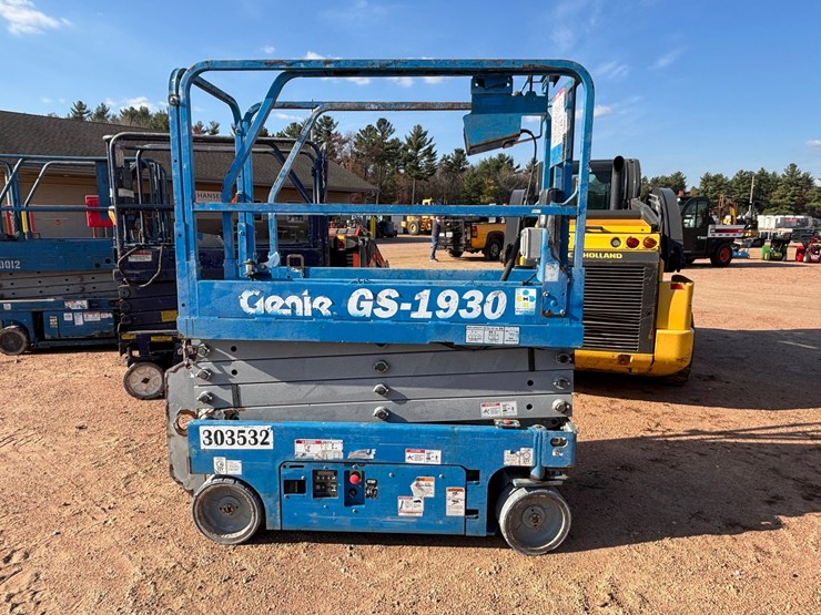 #1921-•-2018-genie-gs-1930-electric-scissor-lift-image-8