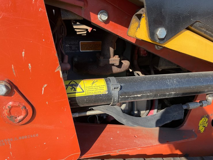 #1070-•-ditch-witch-sk800-tracked-dingo-image-6