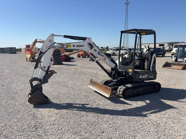 2021-bobcat-e32-tracked-mini-excavator,-2,213-hours-,-diesel,-with-hyd-thumb,-comes-with-20”-smooth-bucket,-s/n--b3y115533-image-1