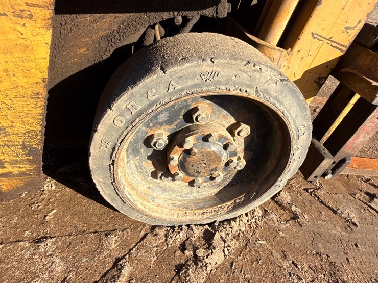#6929-•-komatsu-fg25st-4-5,000-lb.-forklift-image-19