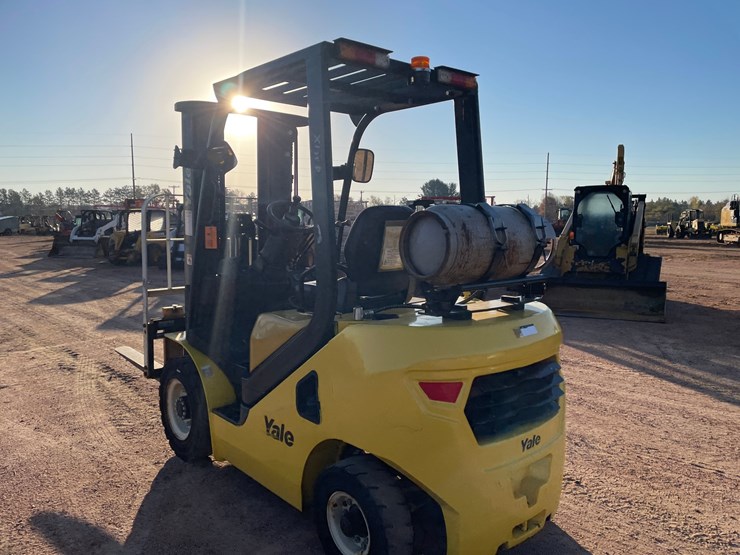 #1882-•-2022-yale-40ux-glp040ux-lp-forklift-image-7