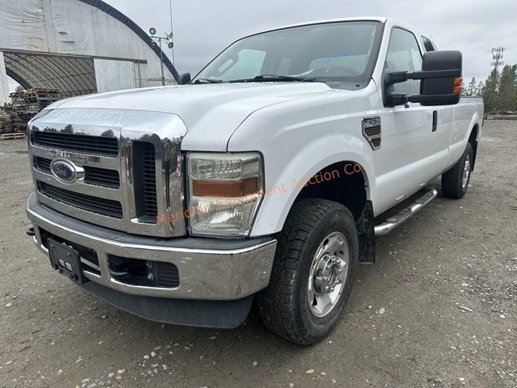 2010-ford-f-250-super-duty-4x4-pickup-image-1