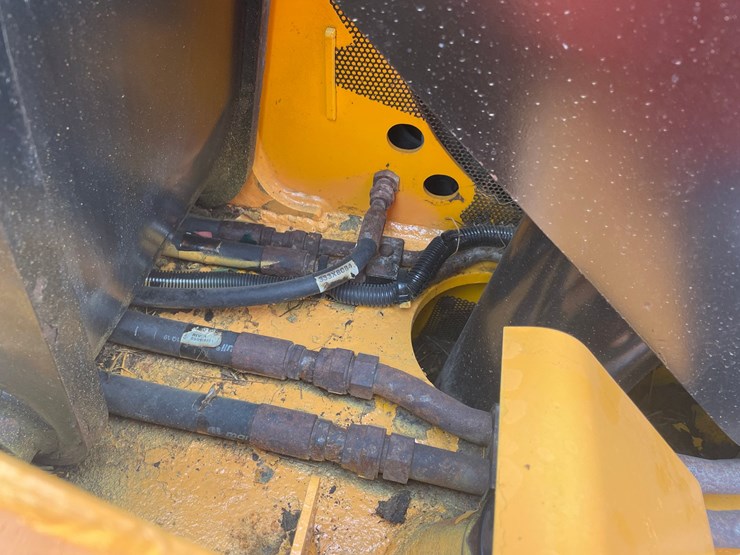 #1077-•-2021-jcb-270-t4-skid-steer-image-36