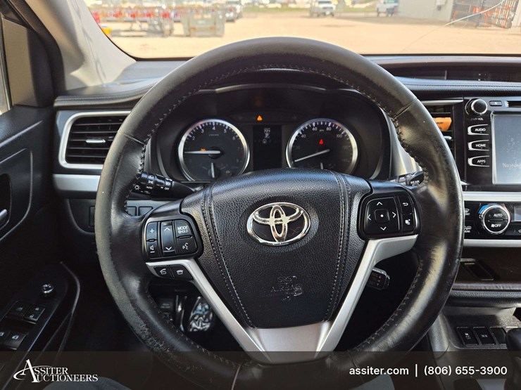 2015-toyota-highlander-xle-image-21