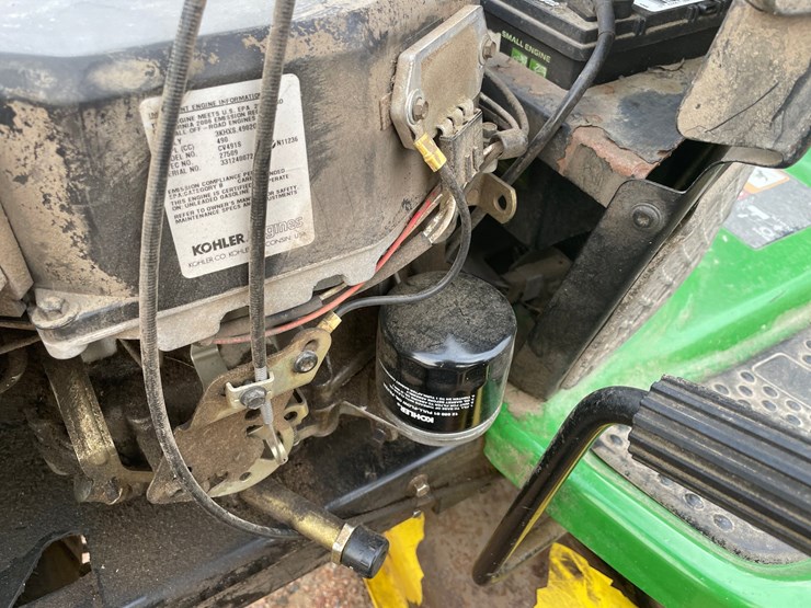 #1930-•-200-john-deere-l110-riding-lawn-mower-image-24