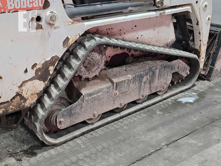 2013-bobcat-t110-image-31