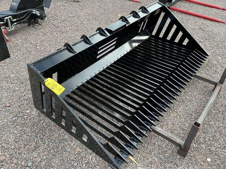 2026-giyi-66in-rock-bucket-for-skid-steer-image-1