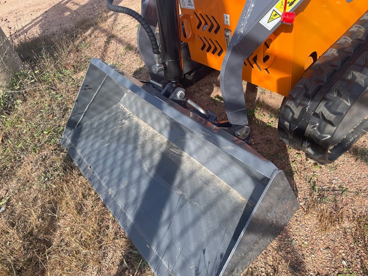 #3200-•-landhonor-mini-skid-steer-loader-me380x2-image-11