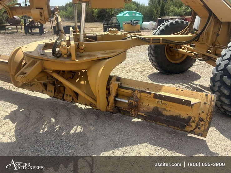 2002-caterpillar-140h-image-6