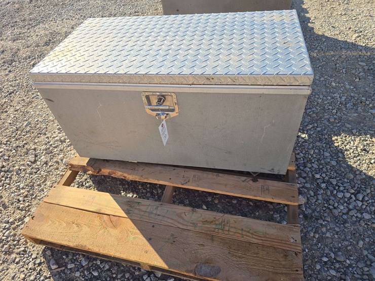 side-trailer-toolbox-image-2